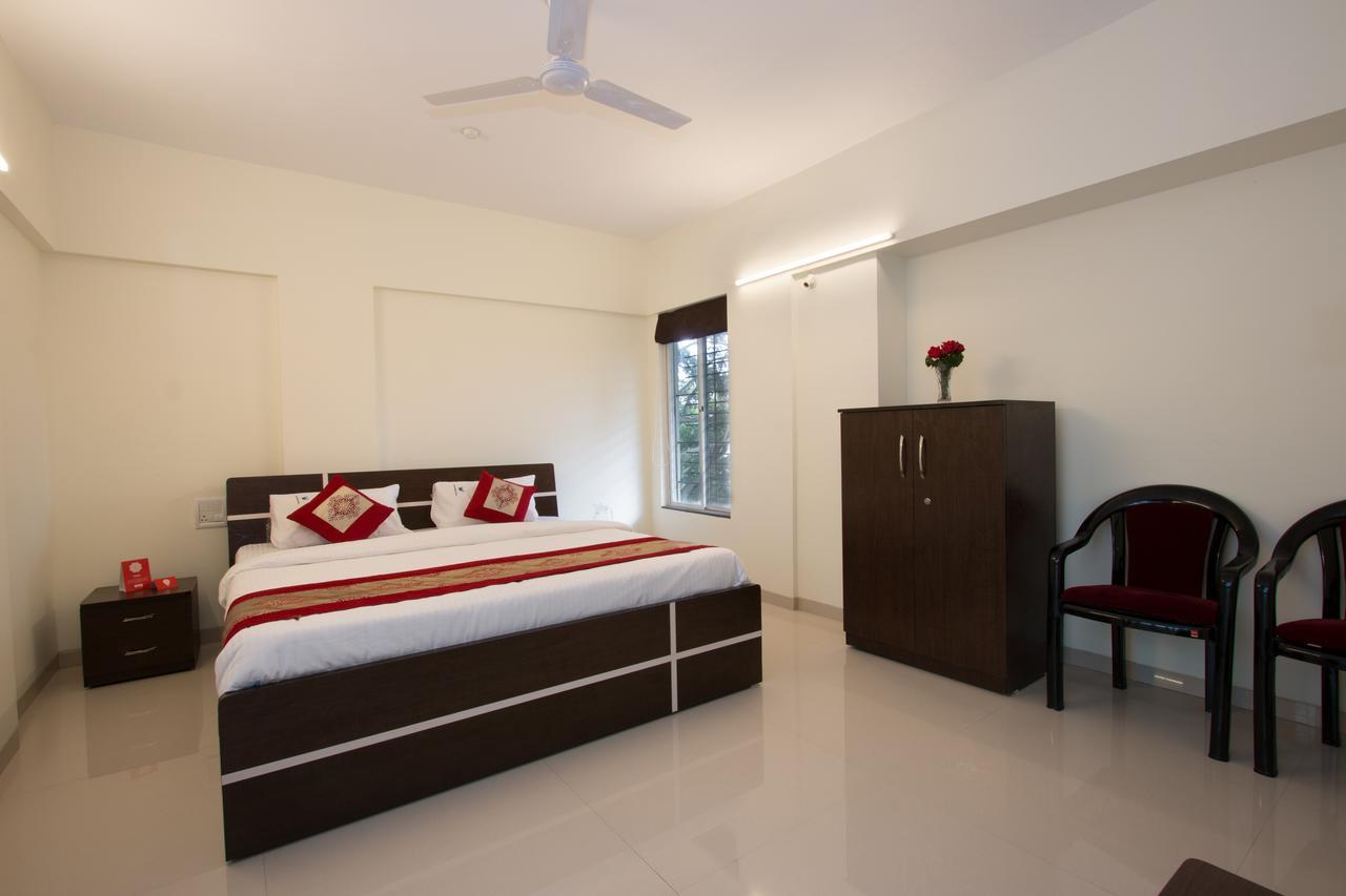 Oyo 9052 Leisurely Abode Hotel Khadki Buitenkant foto