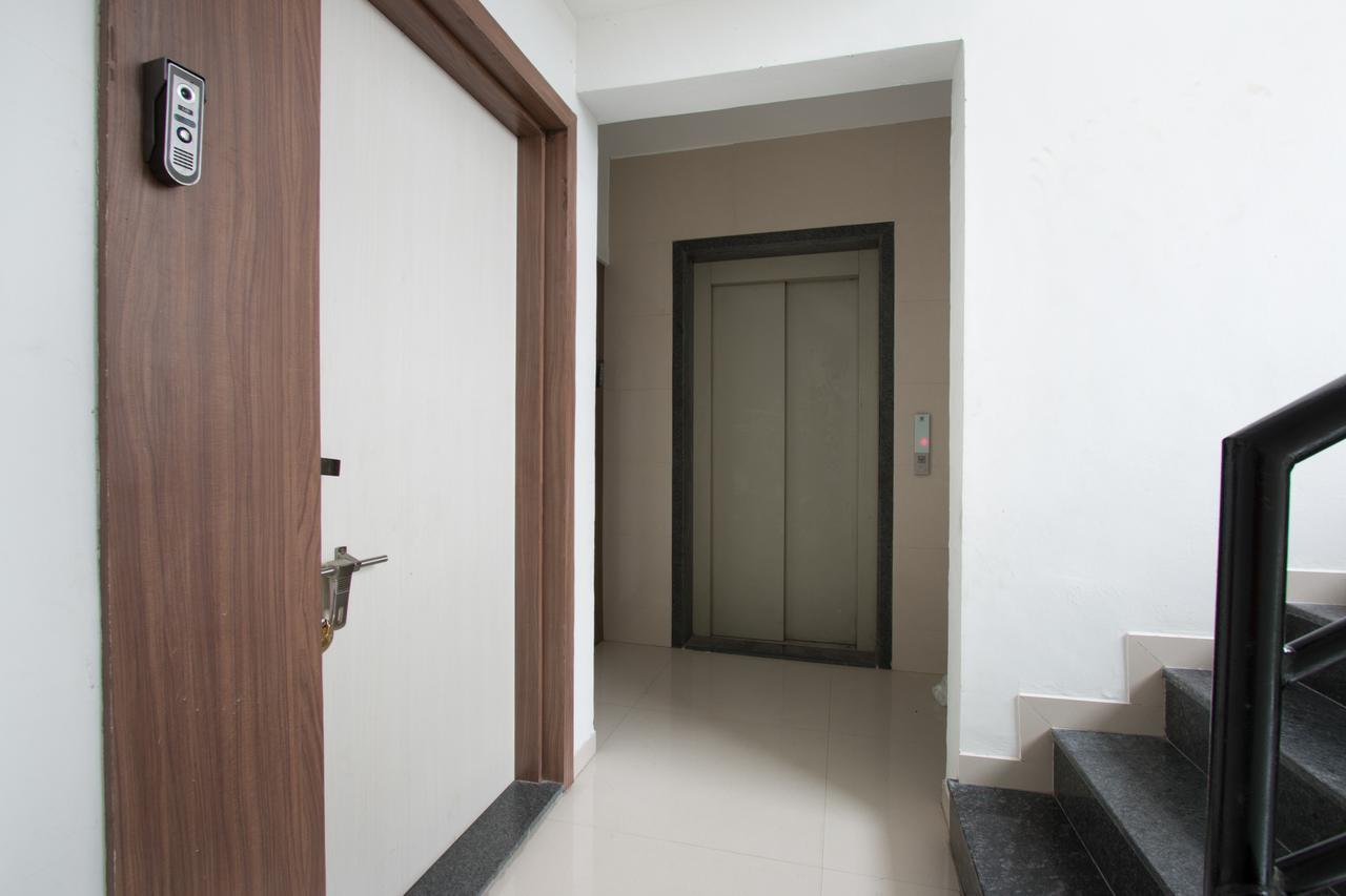 Oyo 9052 Leisurely Abode Hotel Khadki Buitenkant foto